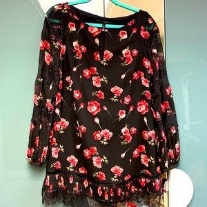 Worn once! White House, Black market top!